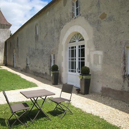 Chateau De Puyrigaud Bed & Breakfast Leoville ภายนอก รูปภาพ