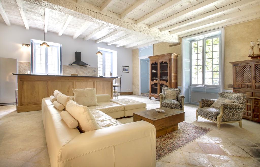 Chateau De Puyrigaud Bed & Breakfast Leoville ภายนอก รูปภาพ