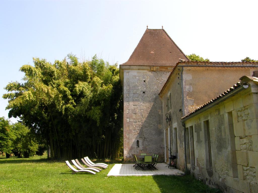 Chateau De Puyrigaud Bed & Breakfast Leoville ภายนอก รูปภาพ